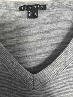 Theory Heather Gray V-Neck Knit Top XL